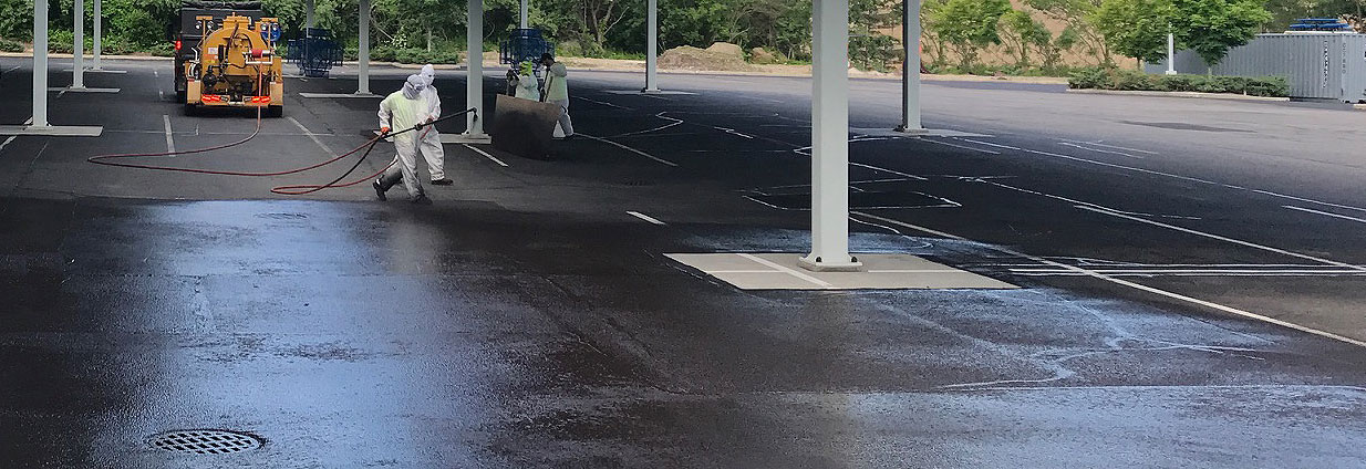 asphalt sealcoating