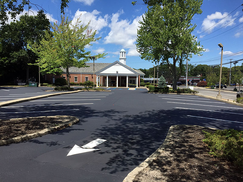 asphalt sealcoating